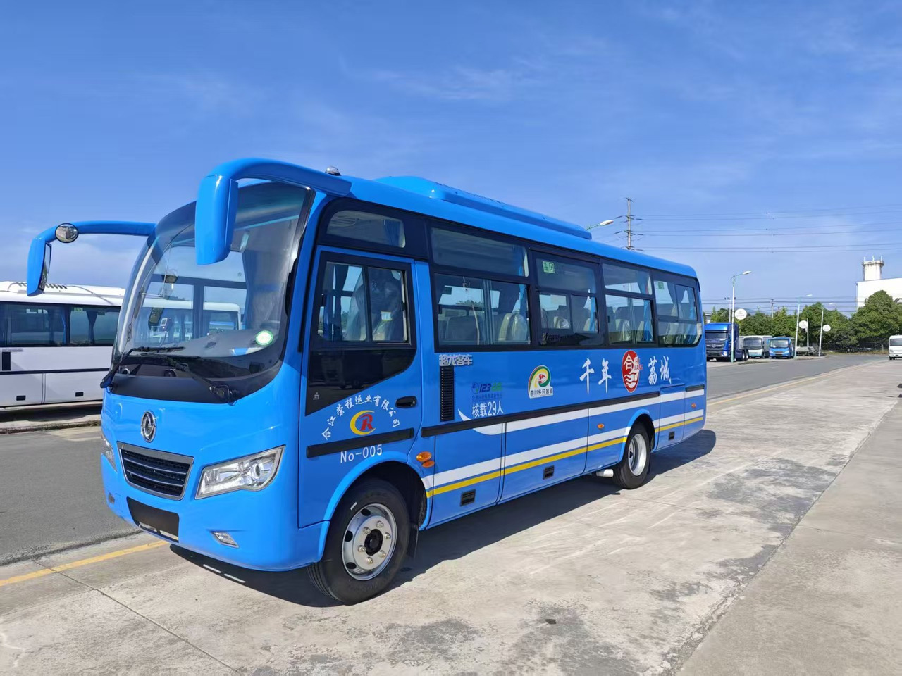 DONGFENG CNG 30 seats - Kaugsõidu buss: pilt 1 DONGFENG CNG 30 seats - Kaugsõidu buss: pilt 1