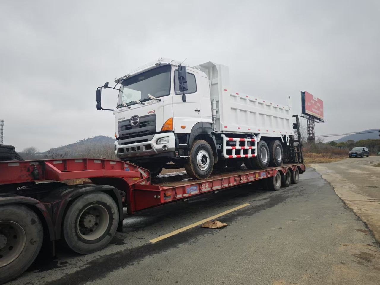 HINO HINO 700 - Kallurauto: pilt 2 HINO HINO 700 - Kallurauto: pilt 2