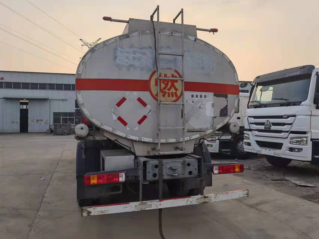 HOWO 20 cubic meters - Tsisternauto: pilt 2 HOWO 20 cubic meters - Tsisternauto: pilt 2