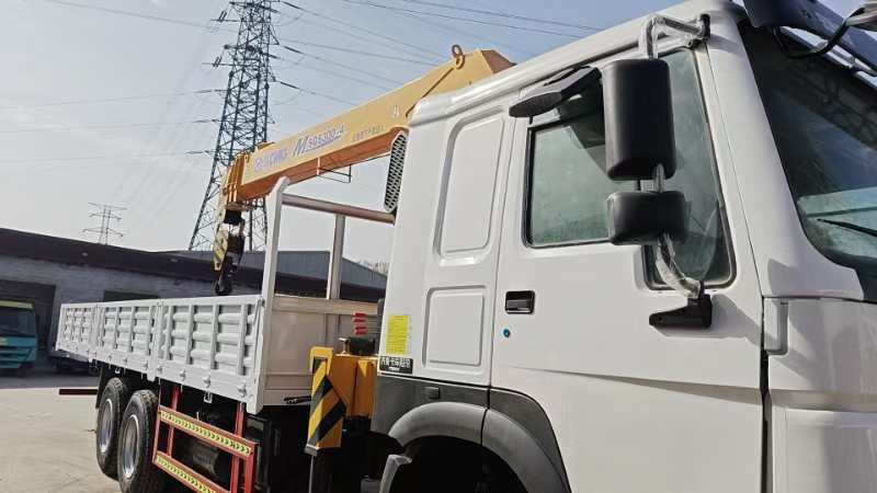 HOWO ,XCMG HOWO 375 engine,XCMG 12 tons crane truck - Kraanaga veoauto: pilt 3 HOWO ,XCMG HOWO 375 engine,XCMG 12 tons crane truck - Kraanaga veoauto: pilt 3