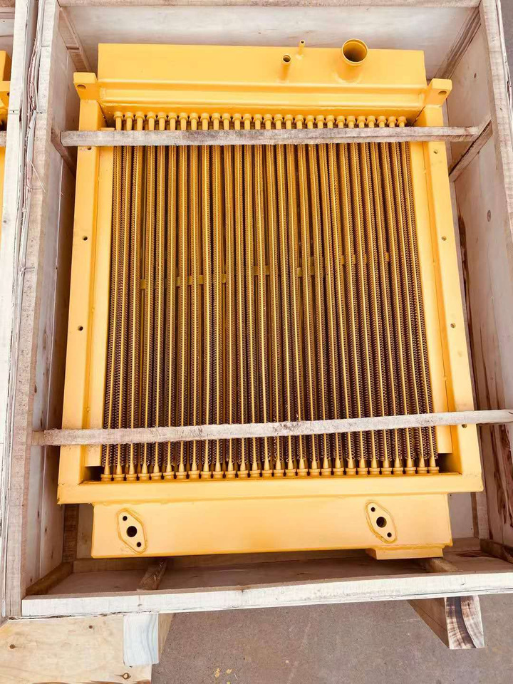 KOMATSU 134-03-00100 - Radiaator - Ekskavaator: pilt 1 KOMATSU 134-03-00100 - Radiaator - Ekskavaator: pilt 1