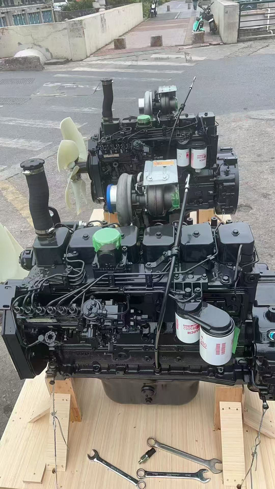 KOMATSU 6D102E - Mootor - Ekskavaator: pilt 1 KOMATSU 6D102E - Mootor - Ekskavaator: pilt 1