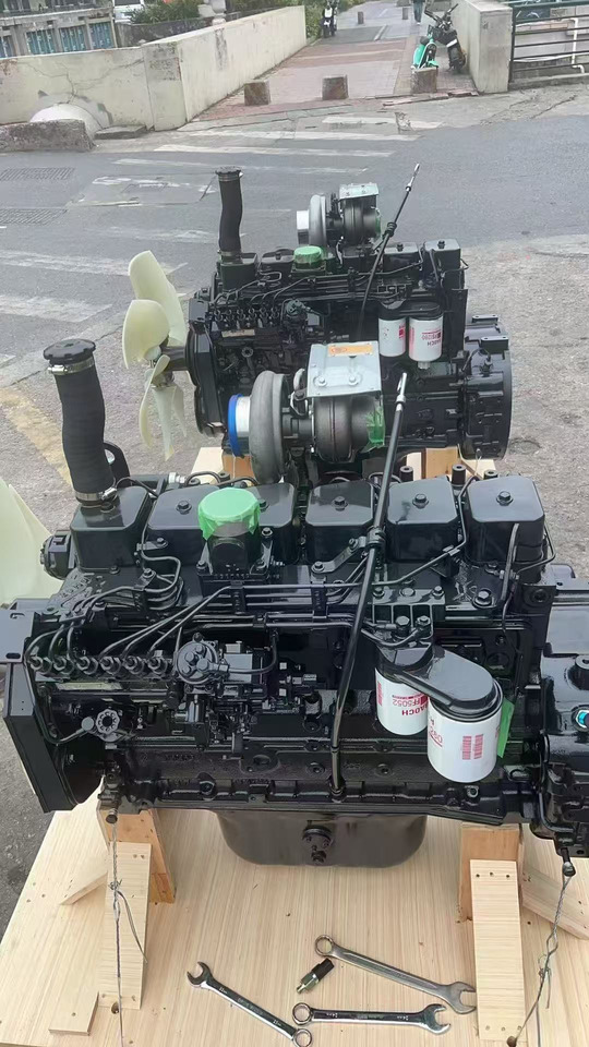 KOMATSU 6D102E - Mootor - Ekskavaator: pilt 2 KOMATSU 6D102E - Mootor - Ekskavaator: pilt 2