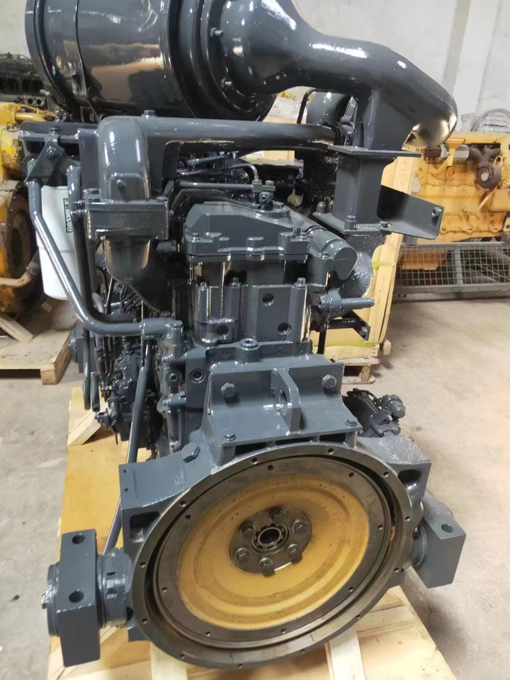 KOMATSU 6D125E - Mootor - Ekskavaator: pilt 4 KOMATSU 6D125E - Mootor - Ekskavaator: pilt 4