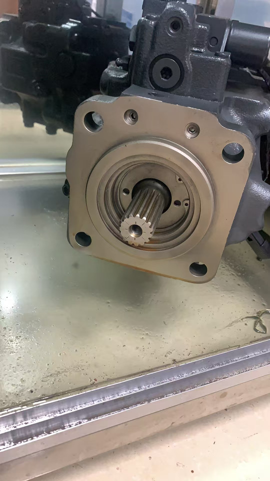 KOMATSU 708-1t-00431 - Hüdrauliline pump - Laadur: pilt 2 KOMATSU 708-1t-00431 - Hüdrauliline pump - Laadur: pilt 2