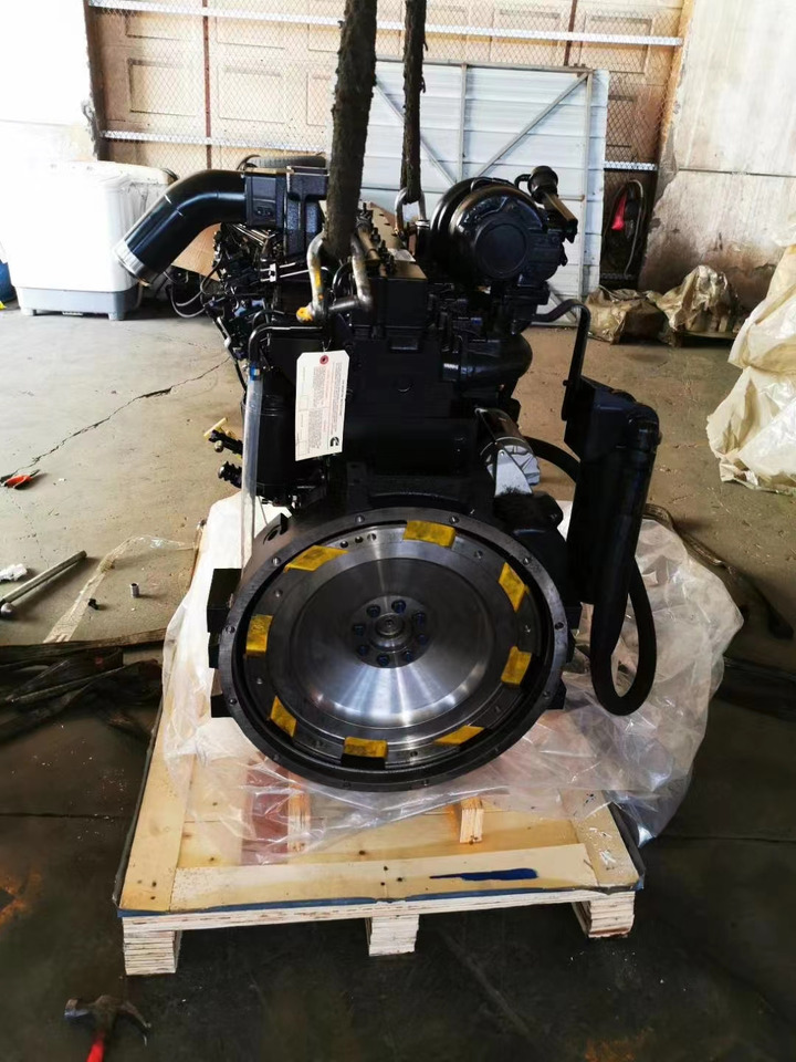 KOMATSU SAA6D114E - Mootor - Ekskavaator: pilt 2 KOMATSU SAA6D114E - Mootor - Ekskavaator: pilt 2