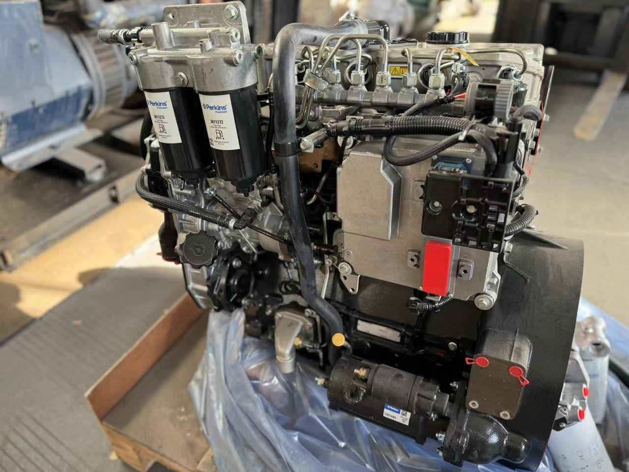 PERKINS 1104D-44TA - Mootor - Ekskavaator: pilt 2 PERKINS 1104D-44TA - Mootor - Ekskavaator: pilt 2