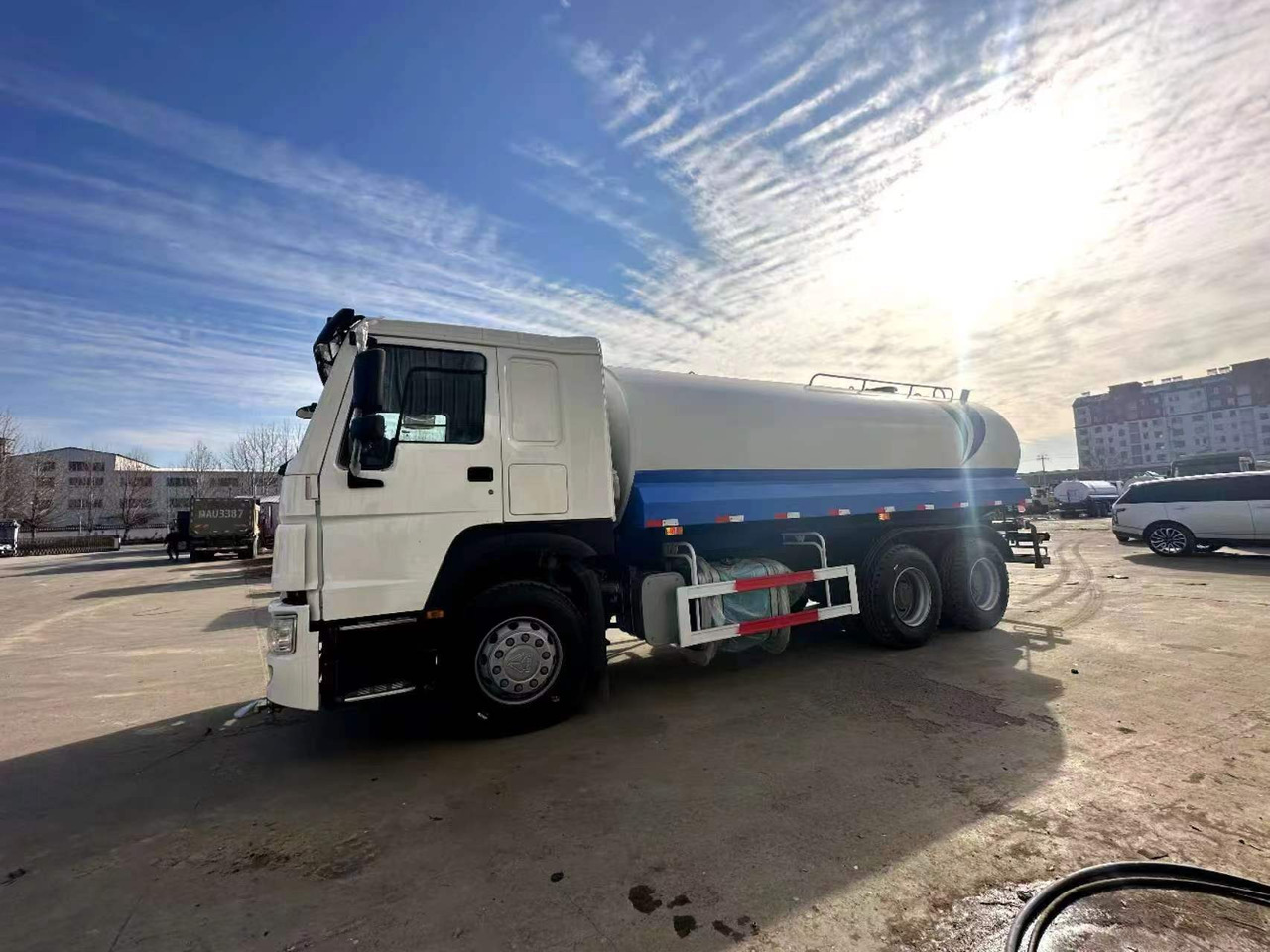 SINOTRUK 20  cubic  meters  tanker - Tsisternauto: pilt 4 SINOTRUK 20  cubic  meters  tanker - Tsisternauto: pilt 4