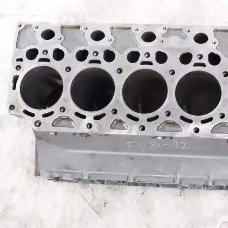 VOLVO D6E - Silindriplokk - Ekskavaator: pilt 1 VOLVO D6E - Silindriplokk - Ekskavaator: pilt 1