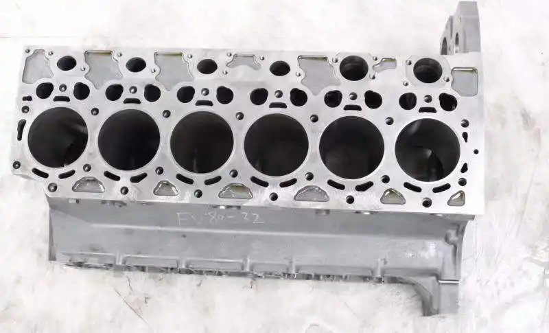 VOLVO D6E - Silindriplokk - Ekskavaator: pilt 3 VOLVO D6E - Silindriplokk - Ekskavaator: pilt 3