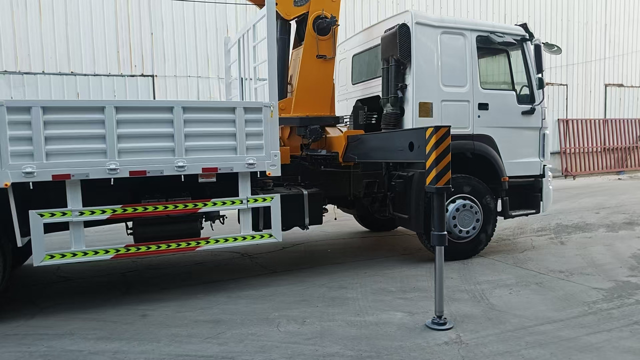 XCMG SQ12SK3Q - Kraanaga veoauto: pilt 1 XCMG SQ12SK3Q - Kraanaga veoauto: pilt 1