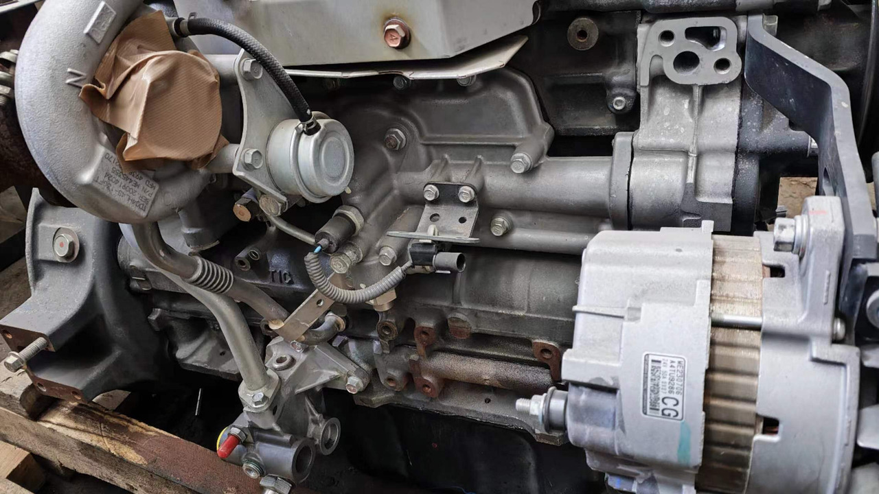 YANMAR 4M50 - Mootor - Ekskavaator: pilt 1 YANMAR 4M50 - Mootor - Ekskavaator: pilt 1