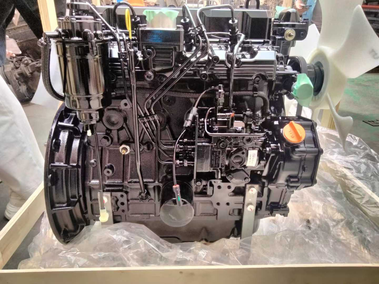 YANMAR 4TNE98 - Mootor - Ekskavaator: pilt 3 YANMAR 4TNE98 - Mootor - Ekskavaator: pilt 3