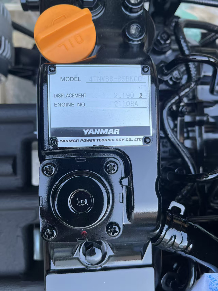 YANMAR 4TNV88 - Mootor - Ekskavaator: pilt 1 YANMAR 4TNV88 - Mootor - Ekskavaator: pilt 1
