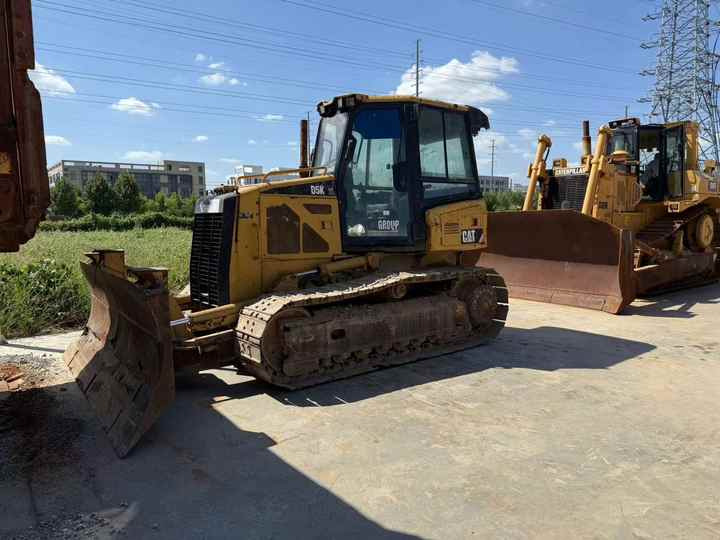 100% Original Caterpillar D5K Mini Track Dozer Cat D5K Bulldozer Superior Performance Running Working Condition Hot Sale - Buldooser: pilt 4 100% Original Caterpillar D5K Mini Track Dozer Cat D5K Bulldozer Superior Performance Running Working Condition Hot Sale - Buldooser: pilt 4
