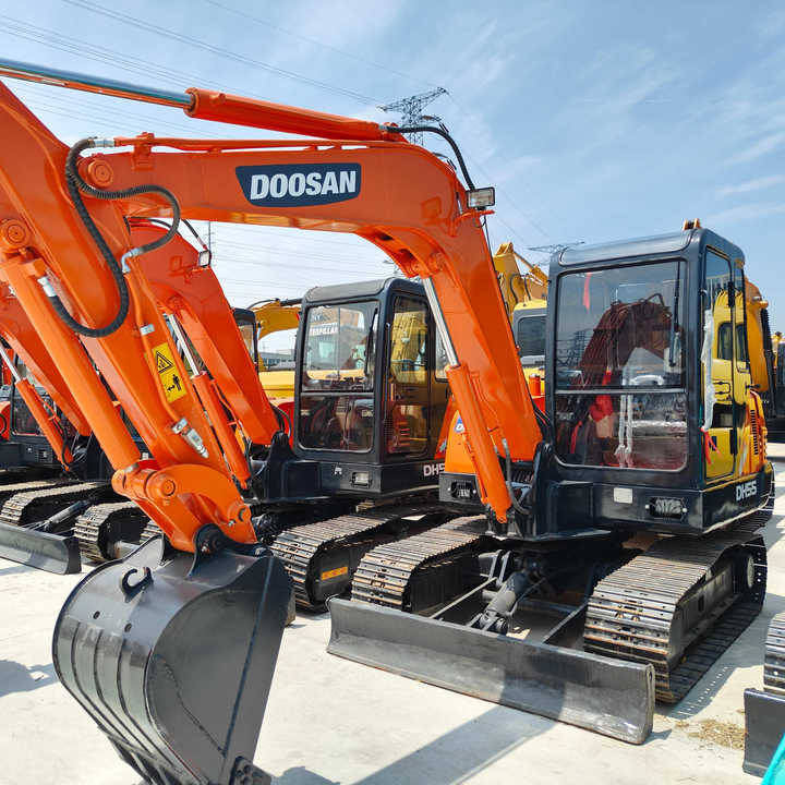 90% New Mini Excavator Doosan DH55, 5-Ton Mini Used High Quality - Miniekskavaator: pilt 1 90% New Mini Excavator Doosan DH55, 5-Ton Mini Used High Quality - Miniekskavaator: pilt 1