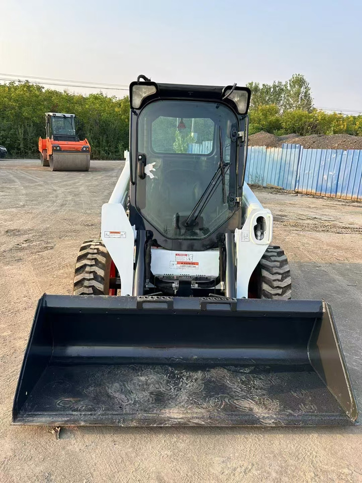 BOBCAT High Performance Low Hours Excellent Condition Reliable Second Hand Bobcat S550 Skid Steer Loader in Stock for Sale - Kompaktlaadur: pilt 1 BOBCAT High Performance Low Hours Excellent Condition Reliable Second Hand Bobcat S550 Skid Steer Loader in Stock for Sale - Kompaktlaadur: pilt 1