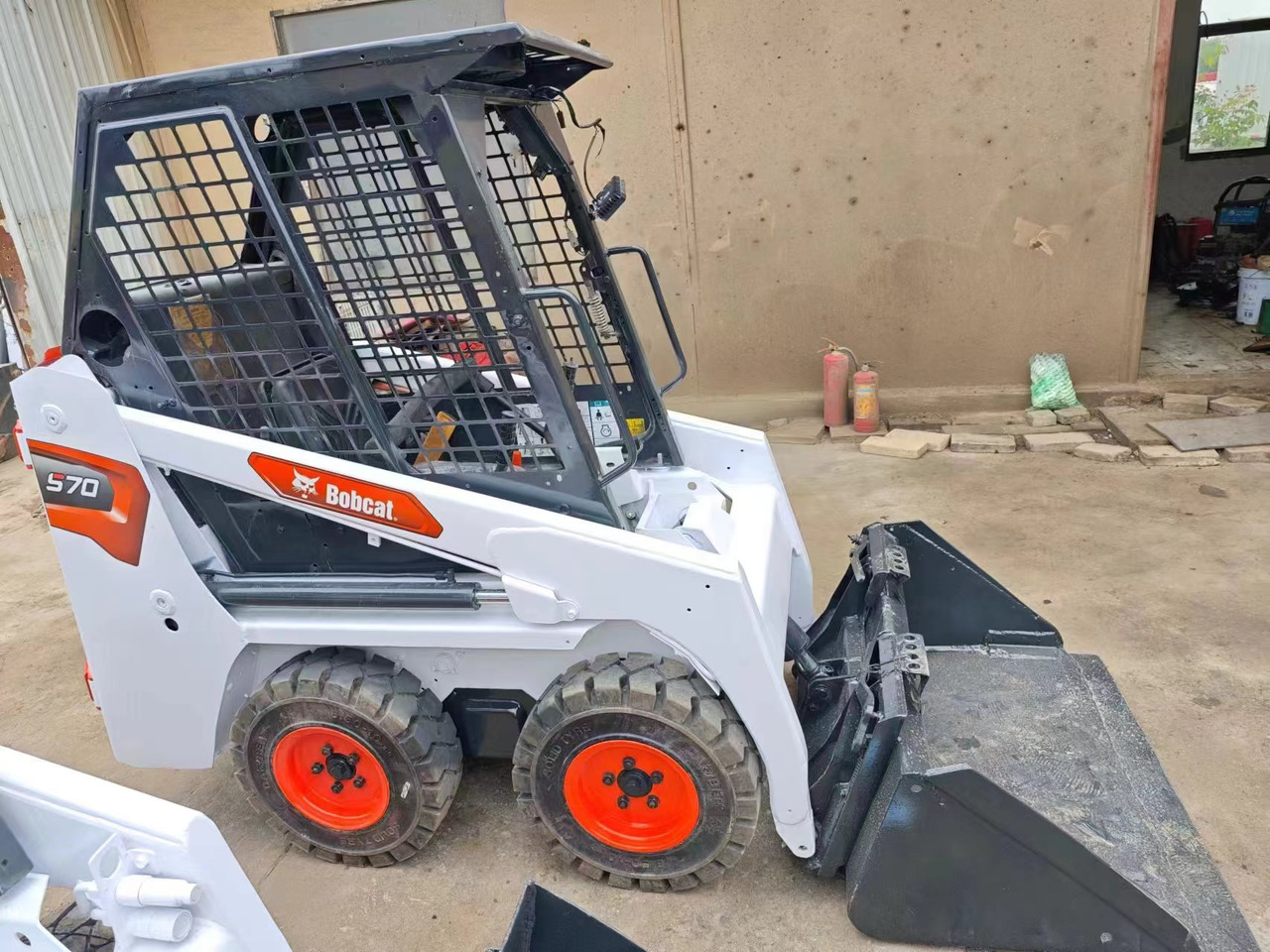 BOBCAT used bobcat s70 hotsale high quality - Kompaktlaadur: pilt 2 BOBCAT used bobcat s70 hotsale high quality - Kompaktlaadur: pilt 2