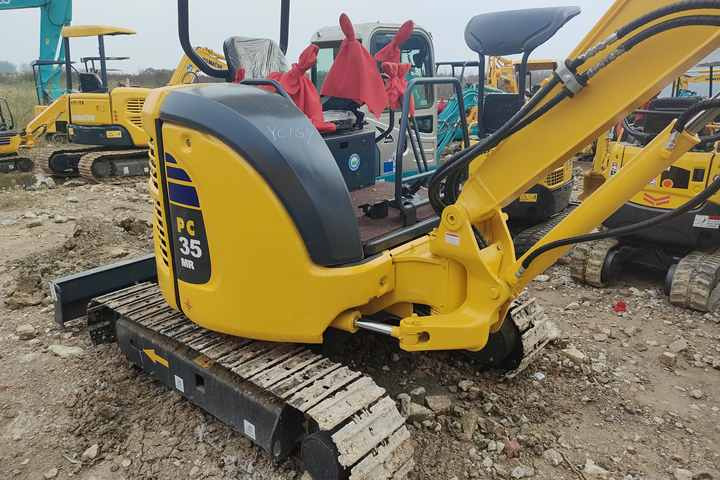Best Quality Komatsu PC35-2 Used Mini Excavator Earth-moving Machinery in Good Condition - Lintekskavaator: pilt 4 Best Quality Komatsu PC35-2 Used Mini Excavator Earth-moving Machinery in Good Condition - Lintekskavaator: pilt 4