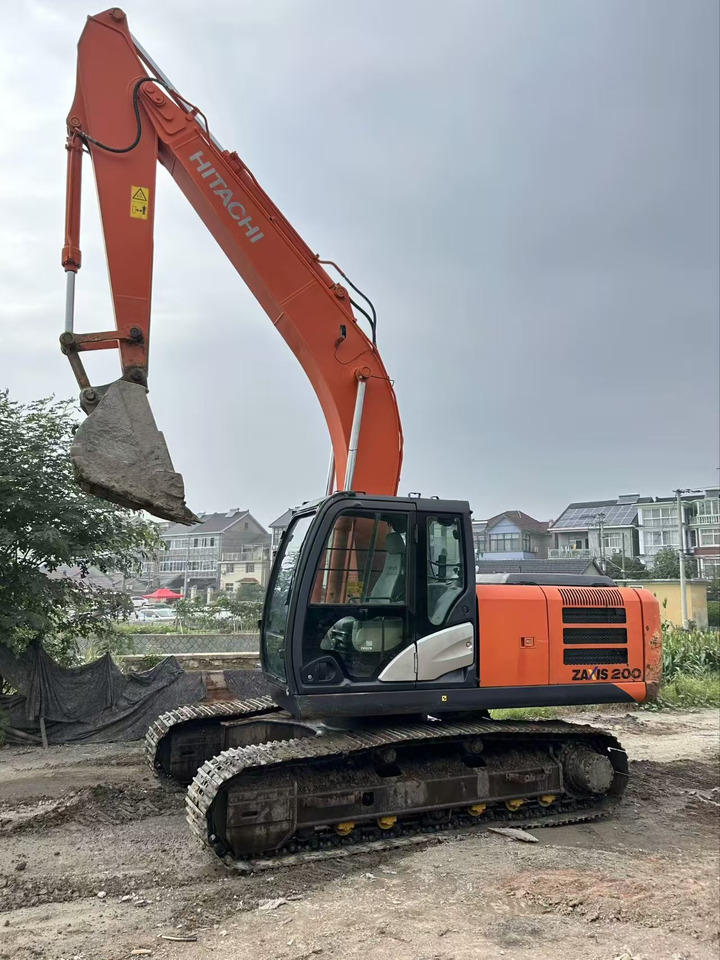 CRAWLER EXCAVATOR Original Japan Hitachi ZX200-5 Excavator Hitachi Excavator in Low Price for Hot Sale - Lintekskavaator: pilt 1 CRAWLER EXCAVATOR Original Japan Hitachi ZX200-5 Excavator Hitachi Excavator in Low Price for Hot Sale - Lintekskavaator: pilt 1