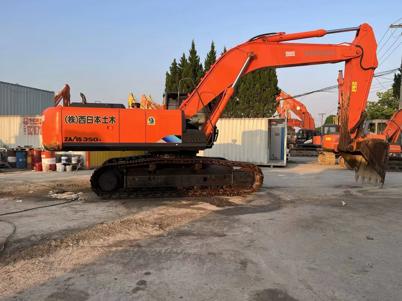 CRAWLER EXCAVATOR Original Japan Hitachi ZX350 Excavator Hitachi Excavator in Low Price for Hot Sale - Lintekskavaator: pilt 1 CRAWLER EXCAVATOR Original Japan Hitachi ZX350 Excavator Hitachi Excavator in Low Price for Hot Sale - Lintekskavaator: pilt 1