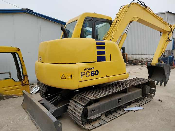 Cheap Used Komatsu PC60-7 Crawler Excavator with High Efficiency Used Heavy Machinery Komatsu P60-7 Digger Cheap for Sale - Lintekskavaator: pilt 3 Cheap Used Komatsu PC60-7 Crawler Excavator with High Efficiency Used Heavy Machinery Komatsu P60-7 Digger Cheap for Sale - Lintekskavaator: pilt 3