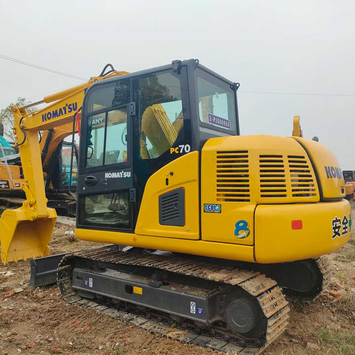 Cheap Used Komatsu PC70-8 Crawler Excavator with High Efficiency Used Heavy Machinery Komatsu PC70-8 Digger Cheap for Sale - Lintekskavaator: pilt 2 Cheap Used Komatsu PC70-8 Crawler Excavator with High Efficiency Used Heavy Machinery Komatsu PC70-8 Digger Cheap for Sale - Lintekskavaator: pilt 2