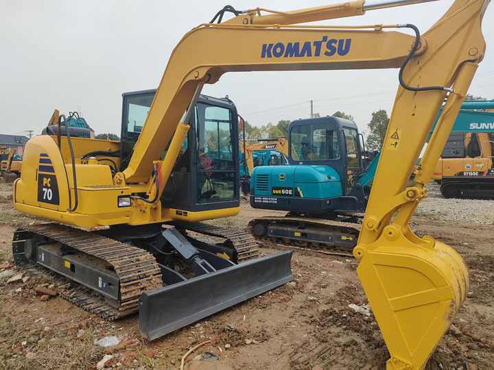Cheap Used Komatsu PC70-8 Crawler Excavator with High Efficiency Used Heavy Machinery Komatsu PC70-8 Digger Cheap for Sale - Lintekskavaator: pilt 3 Cheap Used Komatsu PC70-8 Crawler Excavator with High Efficiency Used Heavy Machinery Komatsu PC70-8 Digger Cheap for Sale - Lintekskavaator: pilt 3