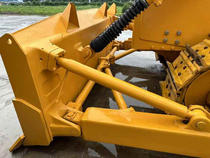 China Brand Bulldozer Shantui SD22 Used Bulldozer Low Price Bulldozer Market Machinery and Equipment for Sale - Buldooser: pilt 5 China Brand Bulldozer Shantui SD22 Used Bulldozer Low Price Bulldozer Market Machinery and Equipment for Sale - Buldooser: pilt 5