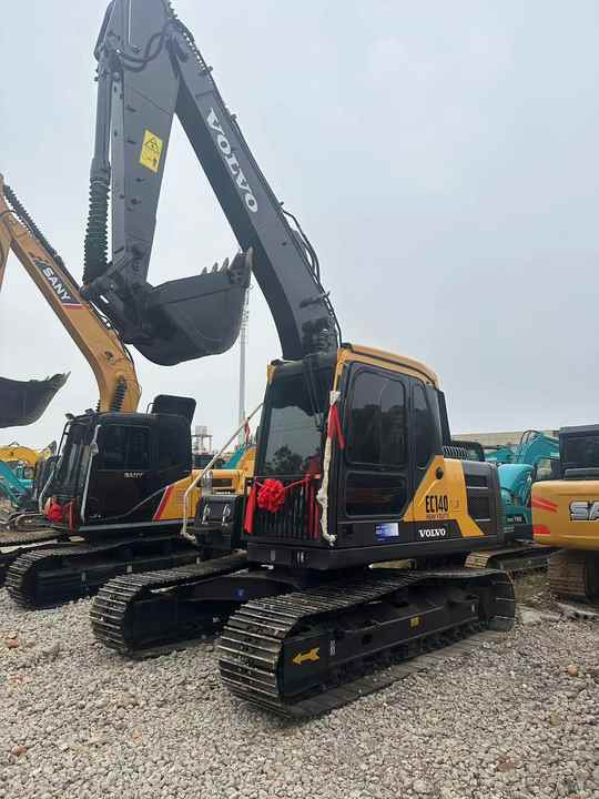 China Brand Used VOLVO EC140 Mini Excavator 6ton Crawler Earth Digger Machine for Sale - Lintekskavaator: pilt 3 China Brand Used VOLVO EC140 Mini Excavator 6ton Crawler Earth Digger Machine for Sale - Lintekskavaator: pilt 3