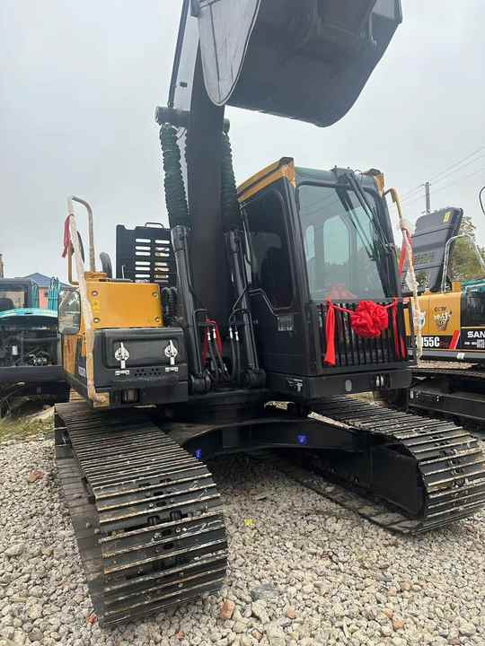 China Brand Used VOLVO EC140 Mini Excavator 6ton Crawler Earth Digger Machine for Sale - Lintekskavaator: pilt 4 China Brand Used VOLVO EC140 Mini Excavator 6ton Crawler Earth Digger Machine for Sale - Lintekskavaator: pilt 4