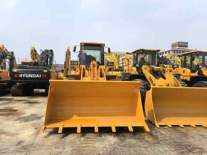 China Famous Brand LiuGong Medium-sized Used Wheel Loader LiuGong 856N Loader for Earthmoving, Mining, Construction for Sale - Rataslaadur: pilt 3 China Famous Brand LiuGong Medium-sized Used Wheel Loader LiuGong 856N Loader for Earthmoving, Mining, Construction for Sale - Rataslaadur: pilt 3