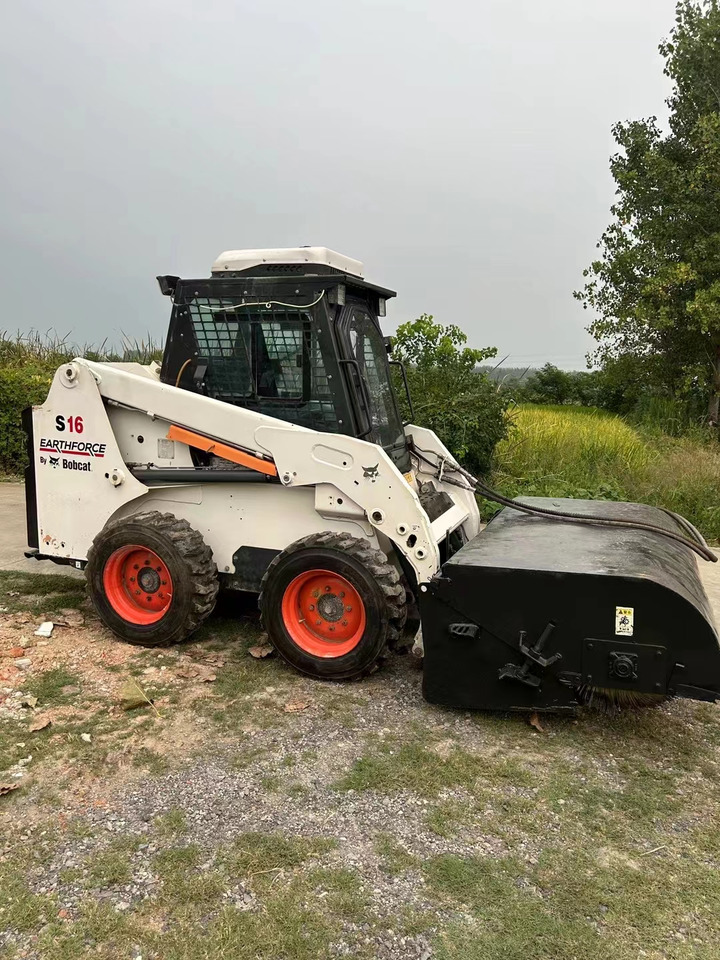 BOBCAT used skidsteer wheel Bobcat S18 High Quality - Ehitusmasinad: pilt 2 BOBCAT used skidsteer wheel Bobcat S18 High Quality - Ehitusmasinad: pilt 2