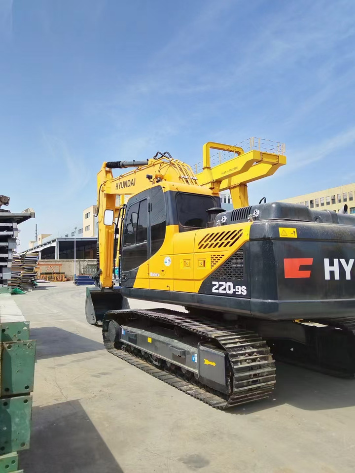 CRAWLER EXCAVATOR Hyundai Digger 220lc-9s Second Hand Korea Made High Performance Machine Hyundai Excavator for Sale - Ehitusmasinad: pilt 1 CRAWLER EXCAVATOR Hyundai Digger 220lc-9s Second Hand Korea Made High Performance Machine Hyundai Excavator for Sale - Ehitusmasinad: pilt 1