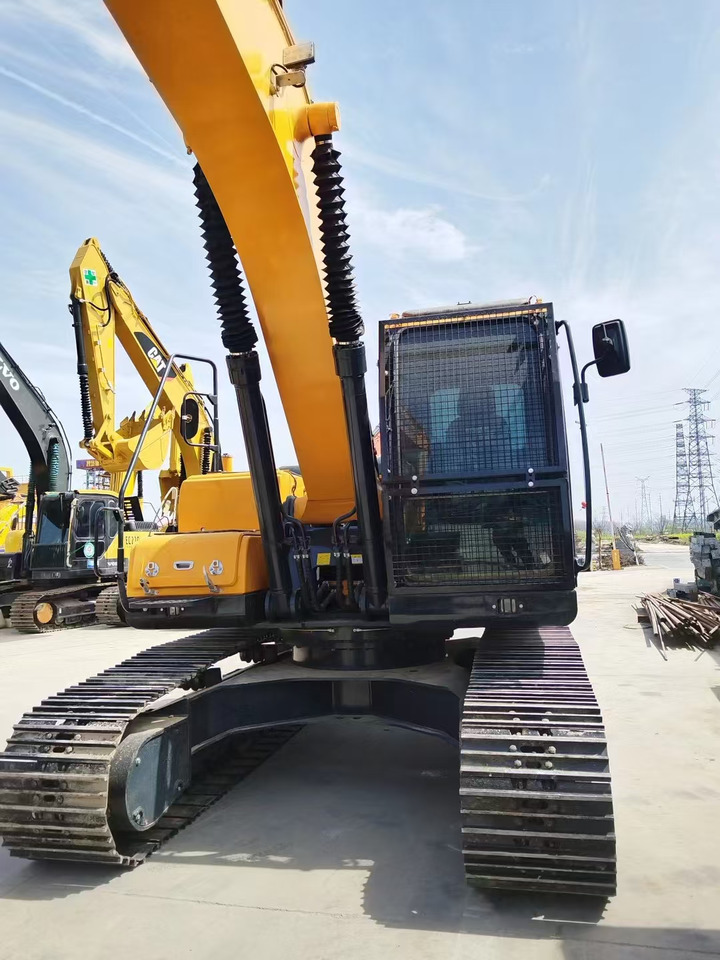 CRAWLER EXCAVATOR Hyundai Digger 220lc-9s Second Hand Korea Made High Performance Machine Hyundai Excavator for Sale - Ehitusmasinad: pilt 3 CRAWLER EXCAVATOR Hyundai Digger 220lc-9s Second Hand Korea Made High Performance Machine Hyundai Excavator for Sale - Ehitusmasinad: pilt 3