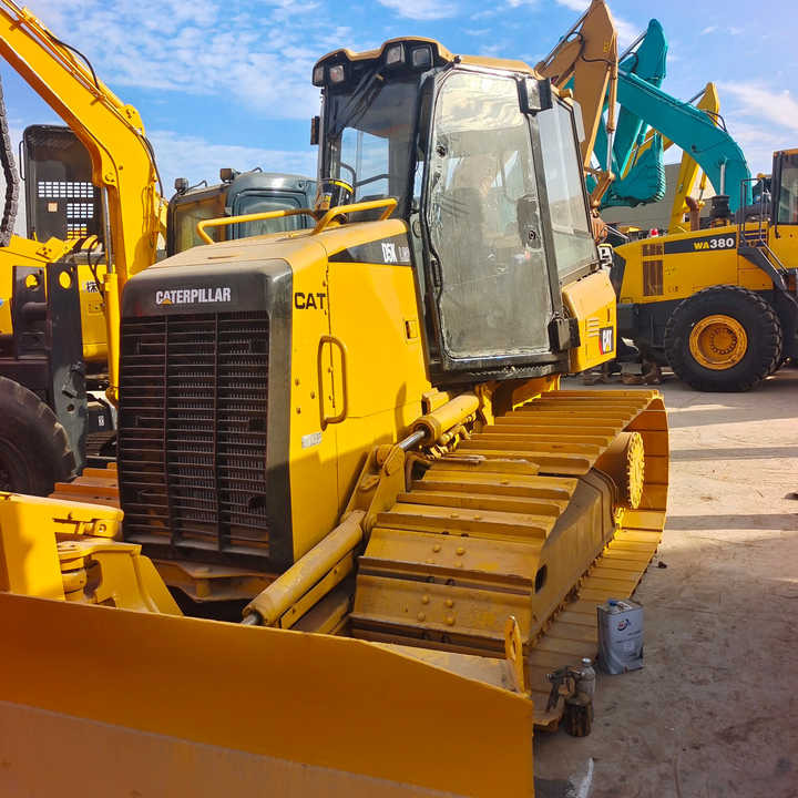 Good Condition D3K Bulldozer Used Crawler Bulldozer with Parts Price Bulldozers - Buldooser: pilt 1 Good Condition D3K Bulldozer Used Crawler Bulldozer with Parts Price Bulldozers - Buldooser: pilt 1