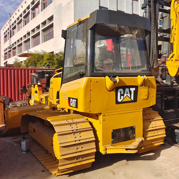 Good Condition D3K Bulldozer Used Crawler Bulldozer with Parts Price Bulldozers - Buldooser: pilt 3 Good Condition D3K Bulldozer Used Crawler Bulldozer with Parts Price Bulldozers - Buldooser: pilt 3
