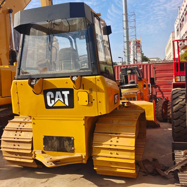 Good Condition D3K Bulldozer Used Crawler Bulldozer with Parts Price Bulldozers - Buldooser: pilt 2 Good Condition D3K Bulldozer Used Crawler Bulldozer with Parts Price Bulldozers - Buldooser: pilt 2