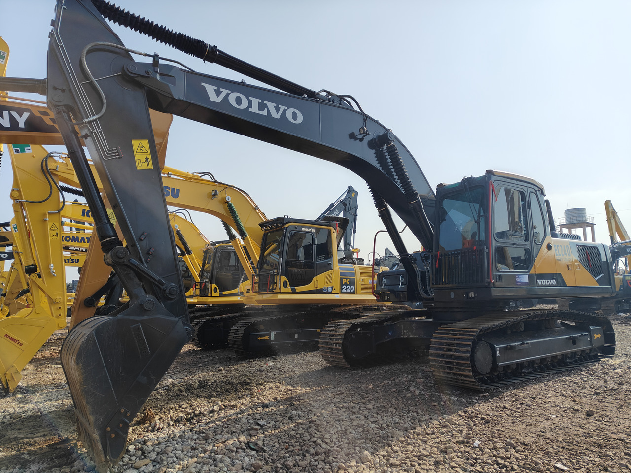 Good Condition Used Excavator volvo EC240 Second-hand - Lintekskavaator: pilt 3 Good Condition Used Excavator volvo EC240 Second-hand - Lintekskavaator: pilt 3