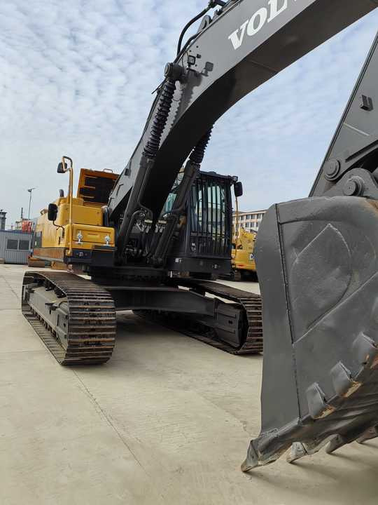 Good Condition VOLVO EC480DL Excavator Low Price Large Hydraulic Crawler Excavator volvo 480dl for Sale - Ekskavaator: pilt 4 Good Condition VOLVO EC480DL Excavator Low Price Large Hydraulic Crawler Excavator volvo 480dl for Sale - Ekskavaator: pilt 4