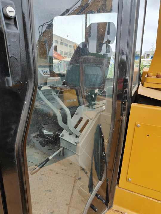 Good Quality Used Bulldozer Construction Used CAT D8R Bulldozers Crawler Caterpillar Machinery CAT D8R Used Bulldozers - Buldooser: pilt 4 Good Quality Used Bulldozer Construction Used CAT D8R Bulldozers Crawler Caterpillar Machinery CAT D8R Used Bulldozers - Buldooser: pilt 4