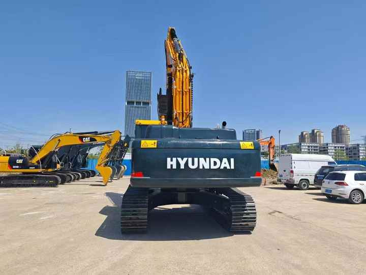 Heavy-Duty Hyundai 305 Excavator for Mining & Construction - Well-Maintained, Warranty Included - Lintekskavaator: pilt 4 Heavy-Duty Hyundai 305 Excavator for Mining & Construction - Well-Maintained, Warranty Included - Lintekskavaator: pilt 4