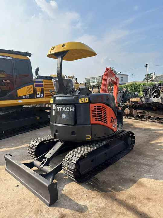 Mini 3-Ton Excavator used Hitachi ZX30 excavator with Excellent Performance and Low Price for sale! - Ekskavaator: pilt 4 Mini 3-Ton Excavator used Hitachi ZX30 excavator with Excellent Performance and Low Price for sale! - Ekskavaator: pilt 4