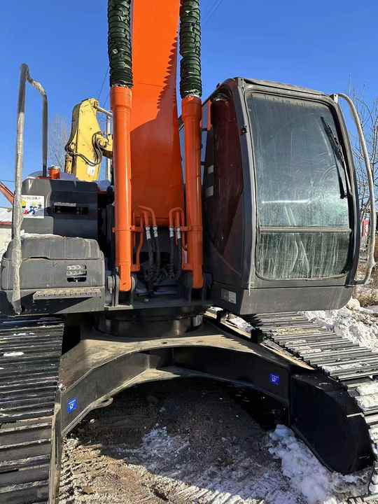 Original Japan Hitachi ZX200-3 Excavator Hitachi Excavator in Low Price for Hot Sale - Lintekskavaator: pilt 5 Original Japan Hitachi ZX200-3 Excavator Hitachi Excavator in Low Price for Hot Sale - Lintekskavaator: pilt 5