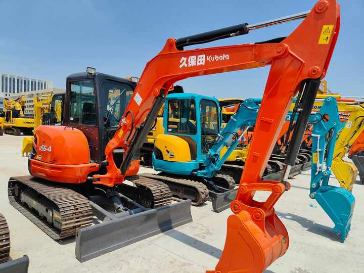 Perfect Condition Kubota U55-4 Japan Brand Mini Excavator with Pusher for Sale Kubota U25 35 55 5tons - Ekskavaator: pilt 3 Perfect Condition Kubota U55-4 Japan Brand Mini Excavator with Pusher for Sale Kubota U25 35 55 5tons - Ekskavaator: pilt 3