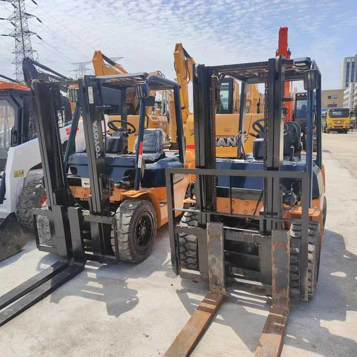 Secod Hand Japanese Brand Toyota 30 Forklift Mini 3 Ton Forklift with Good Performance and Less Working Time for Sale - Kahveltõstuk: pilt 2 Secod Hand Japanese Brand Toyota 30 Forklift Mini 3 Ton Forklift with Good Performance and Less Working Time for Sale - Kahveltõstuk: pilt 2