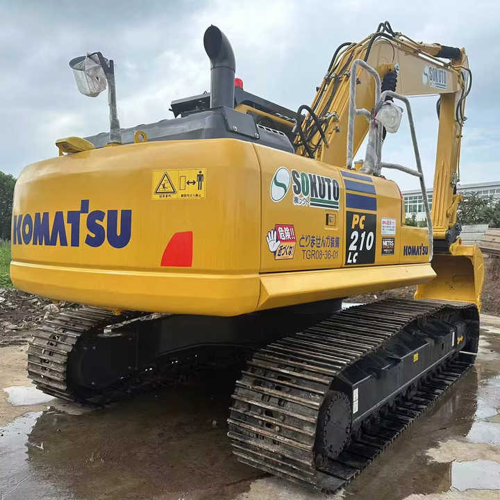 Second Hand Komatsu PC210-8 Excavator 21 Ton Crawler Excavator Japan Brand Low Price with Good Quality for SALE - Ekskavaator: pilt 1 Second Hand Komatsu PC210-8 Excavator 21 Ton Crawler Excavator Japan Brand Low Price with Good Quality for SALE - Ekskavaator: pilt 1