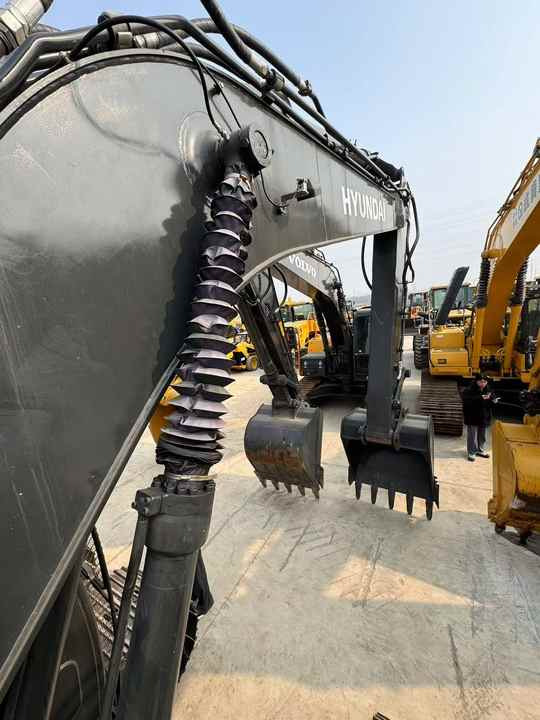 Used 22 Ton Korea Brand Hyundai 220LC-9S Used Excavator for Sale Hyundai 210 215 220 305 Excavators for Sale in China - Ekskavaator: pilt 5 Used 22 Ton Korea Brand Hyundai 220LC-9S Used Excavator for Sale Hyundai 210 215 220 305 Excavators for Sale in China - Ekskavaator: pilt 5