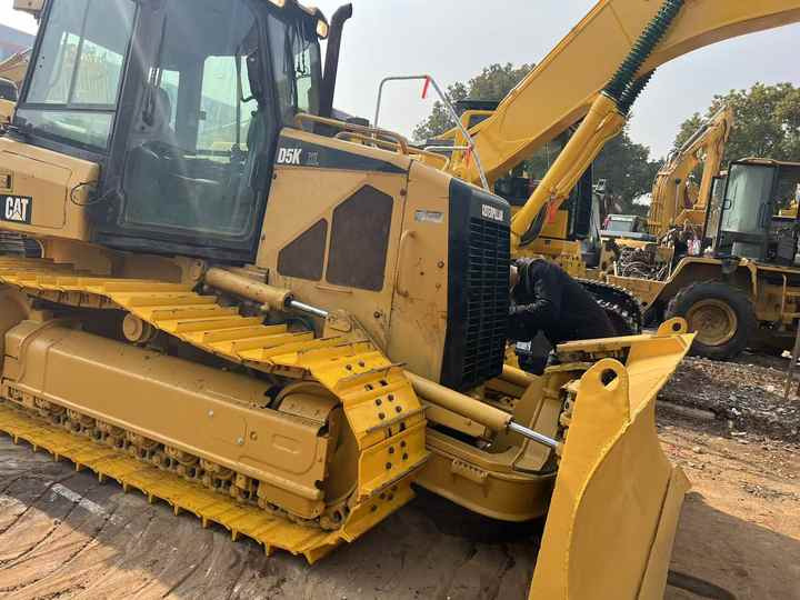 Used Cat Mini Bulldozer D5k Cat Dozers - Buldooser: pilt 2 Used Cat Mini Bulldozer D5k Cat Dozers - Buldooser: pilt 2
