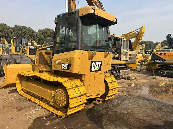 Used Cat Mini Bulldozer D5k Cat Dozers - Buldooser: pilt 4 Used Cat Mini Bulldozer D5k Cat Dozers - Buldooser: pilt 4